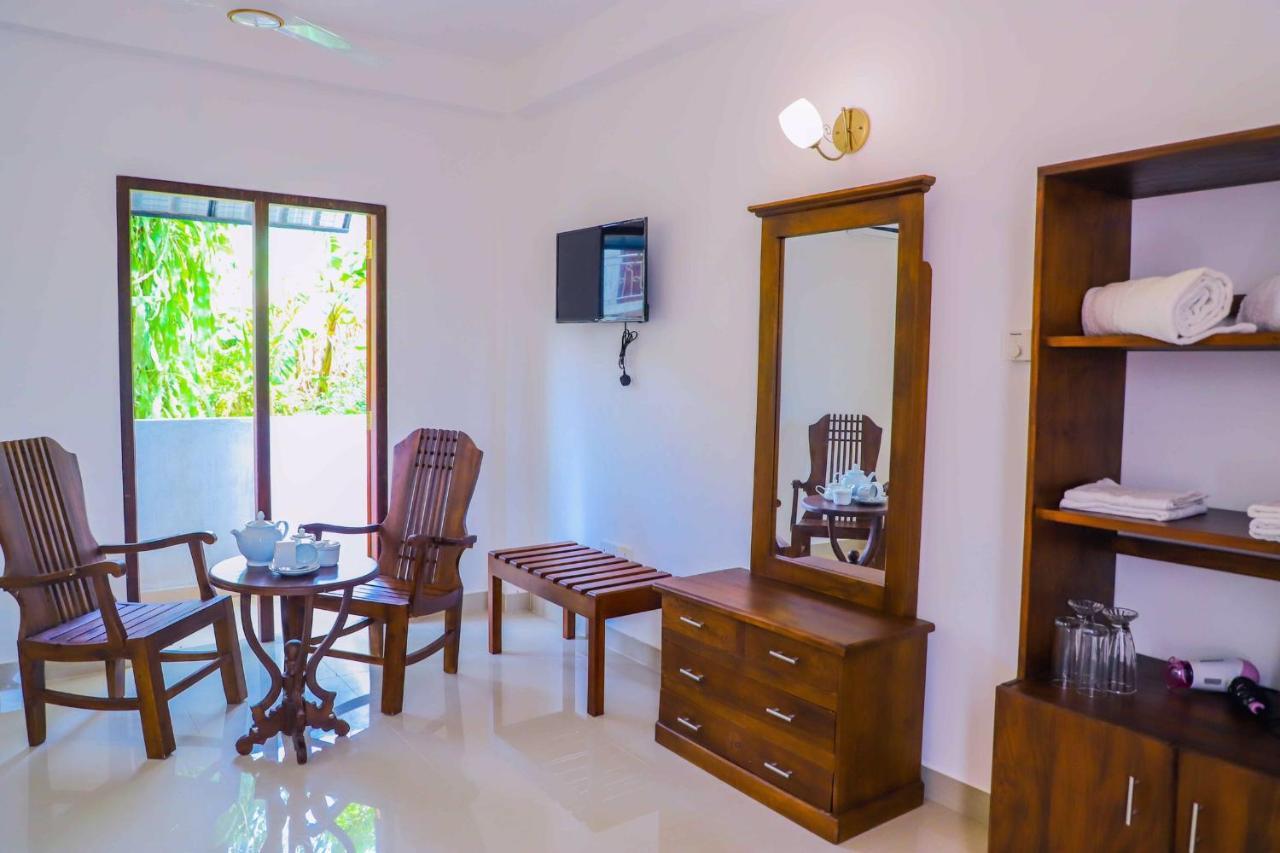 Ilamparuma Hotel Weligama Esterno foto