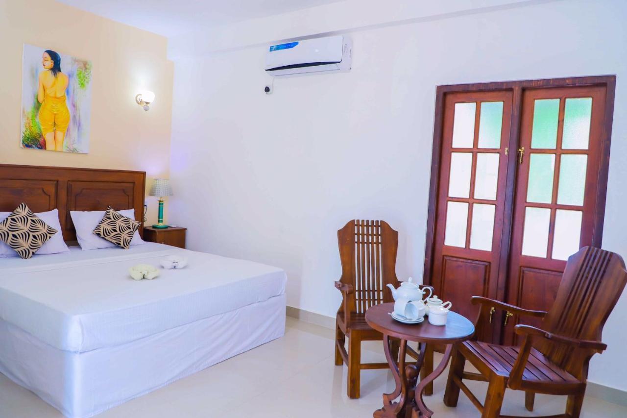 Ilamparuma Hotel Weligama Esterno foto